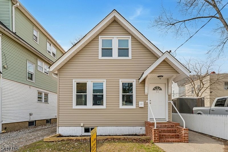 1st image of 54 Thomas St