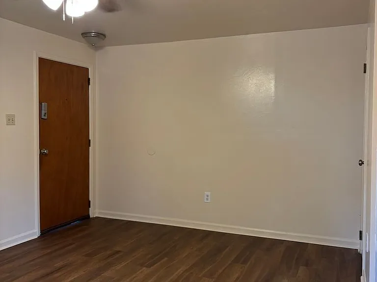 Utilities Included! Downtown Golden Apartments Free Heat, Gas, Water & Trash — Photo 10