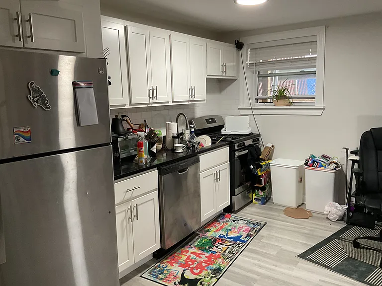726 W Roscoe St #B — Photo 4