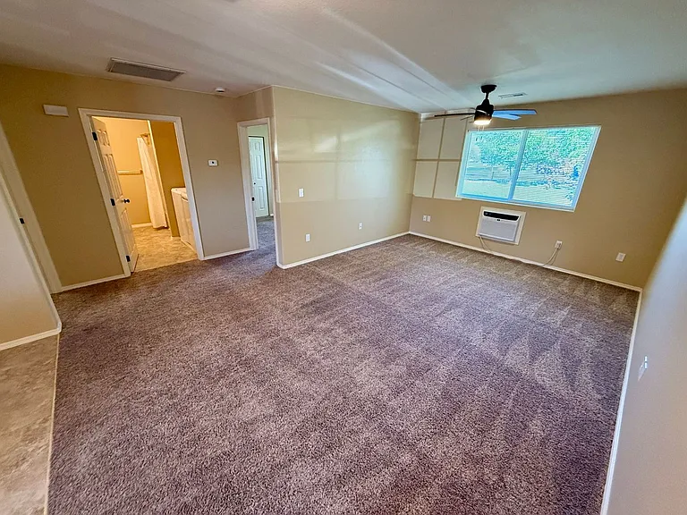 1308 Burrell Ave #1 — Photo 9