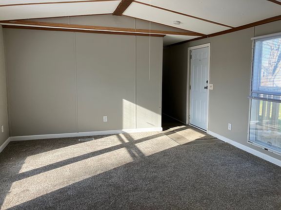 5th image of 113 Aspen Dr #113