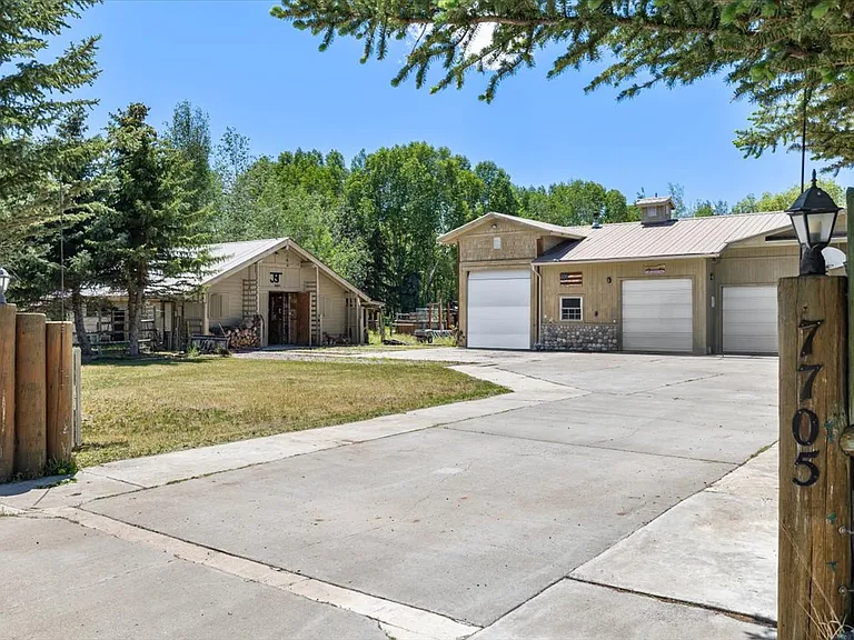 7705 N H C Dr — Photo 46
