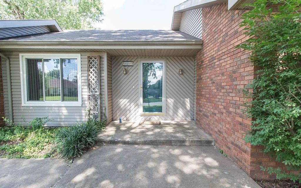 3 bed, 1468 sqft, $1,575 — Photo 3