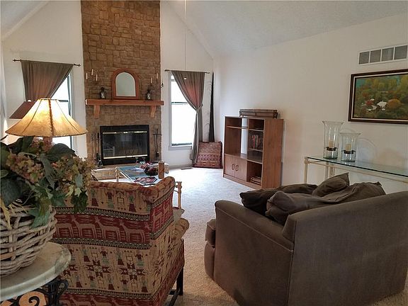 5th image of 5703 NW Creekview Dr