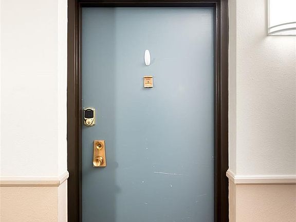 4th image of 460 S Marion Parkway #1052
