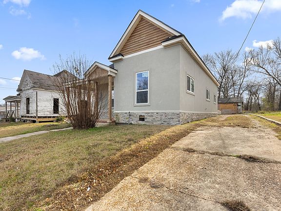 3rd image of 1237 Bonham St