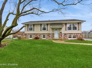 806 Sweetbriar Pl, Plano, IL 60545