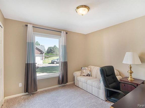 4th image of 4093 Squire Hill Dr