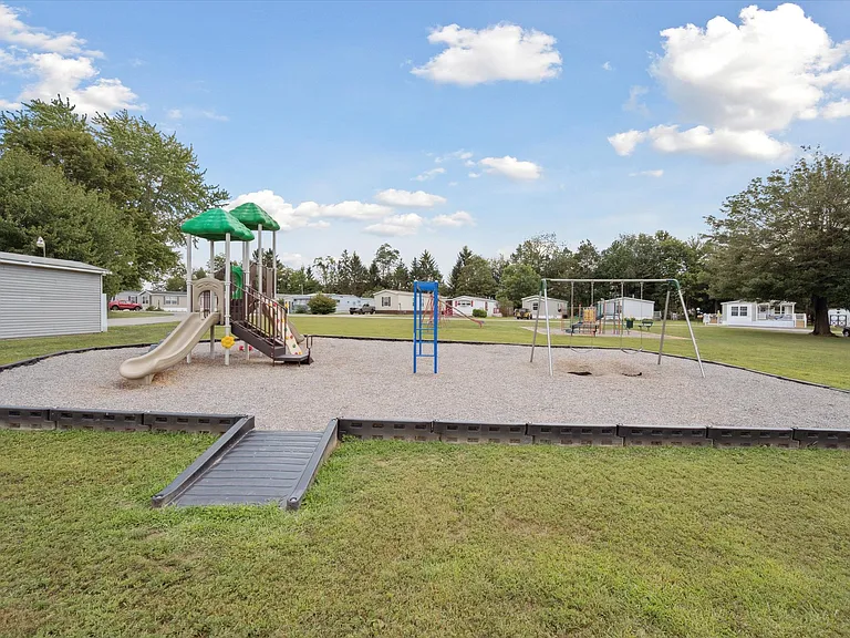 Sunny Acres — Photo 5