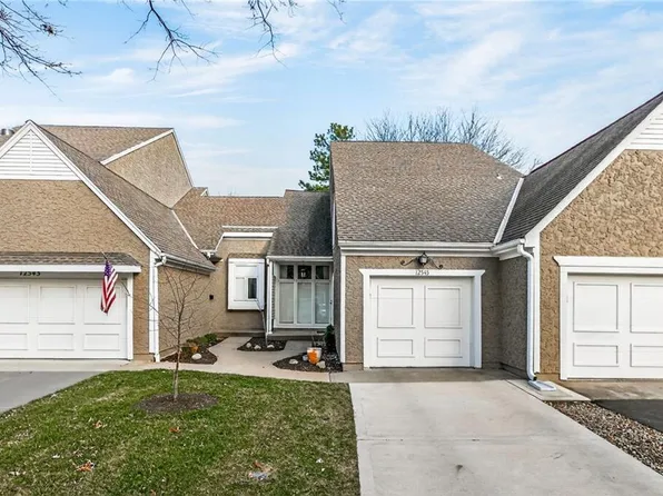 12545 Broadmoor St, Overland Park, KS 66209