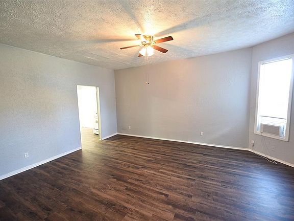 2nd image of 801 N Lancaster Ave APT 5