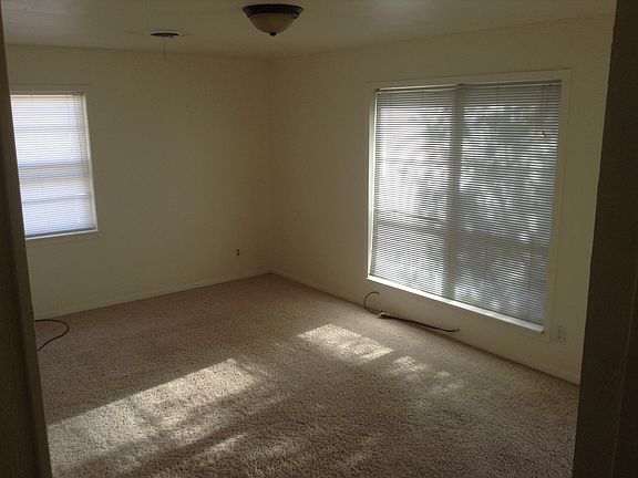 3rd image of 1100 W Louisa Ave