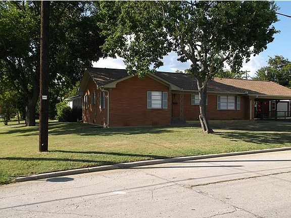 3rd image of 101 E Davilla Ave