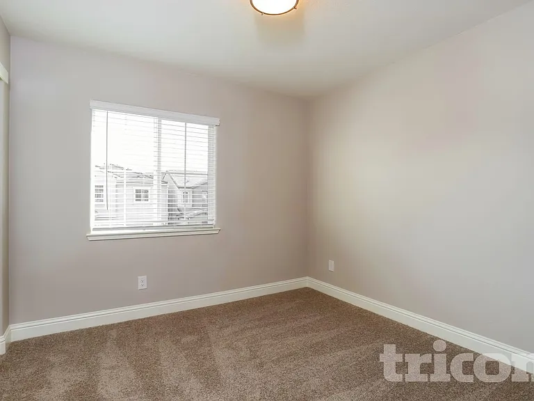 1262 Victorian St — Photo 11