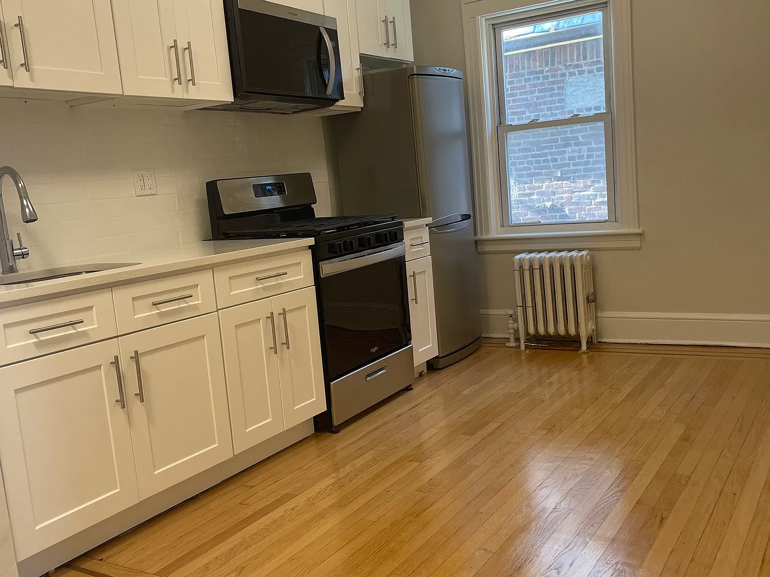 2 bed, $3,200 — Photo 2