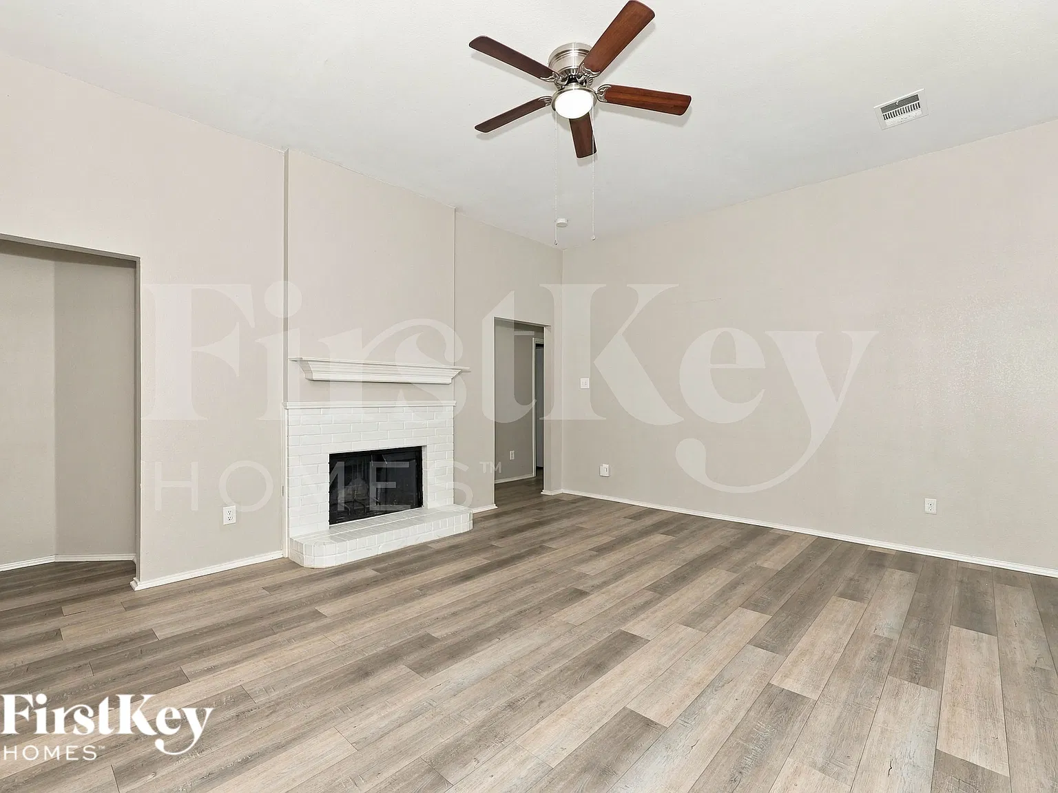 4 bed, 4.0 bath, 1900 sqft, $1,990 — Photo 3
