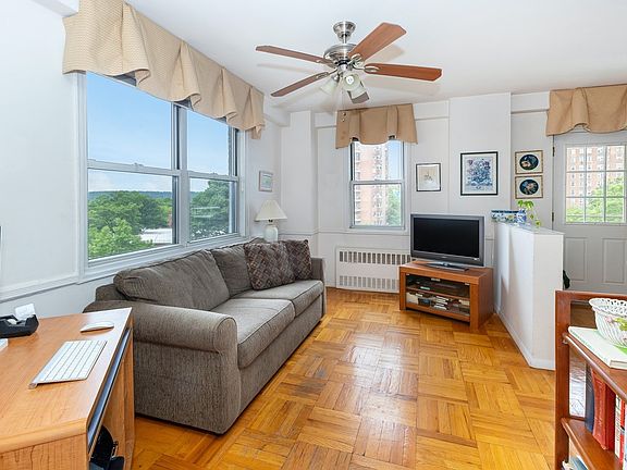 4th image of 3530 Henry Hudson Pkwy APT 7F