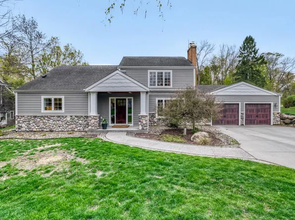 65 Interlachen Ln, Excelsior, MN 55331