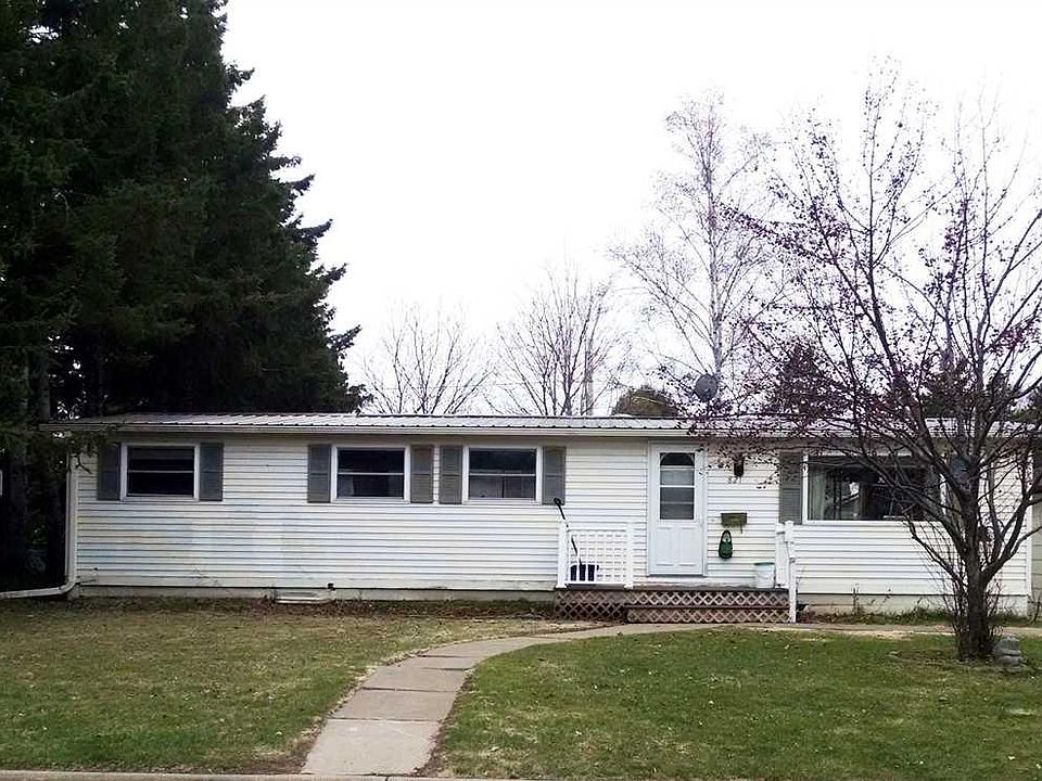 1st image of 821 14th Ave W