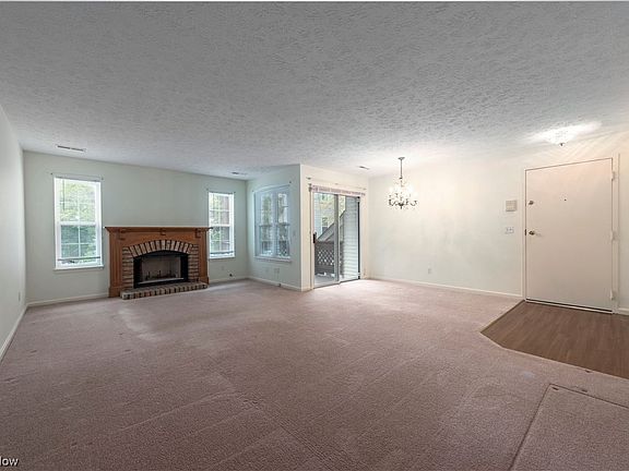 4th image of 23045 Brick Mill Run #D2