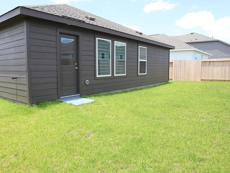 216 Lantana Ln — Photo 38