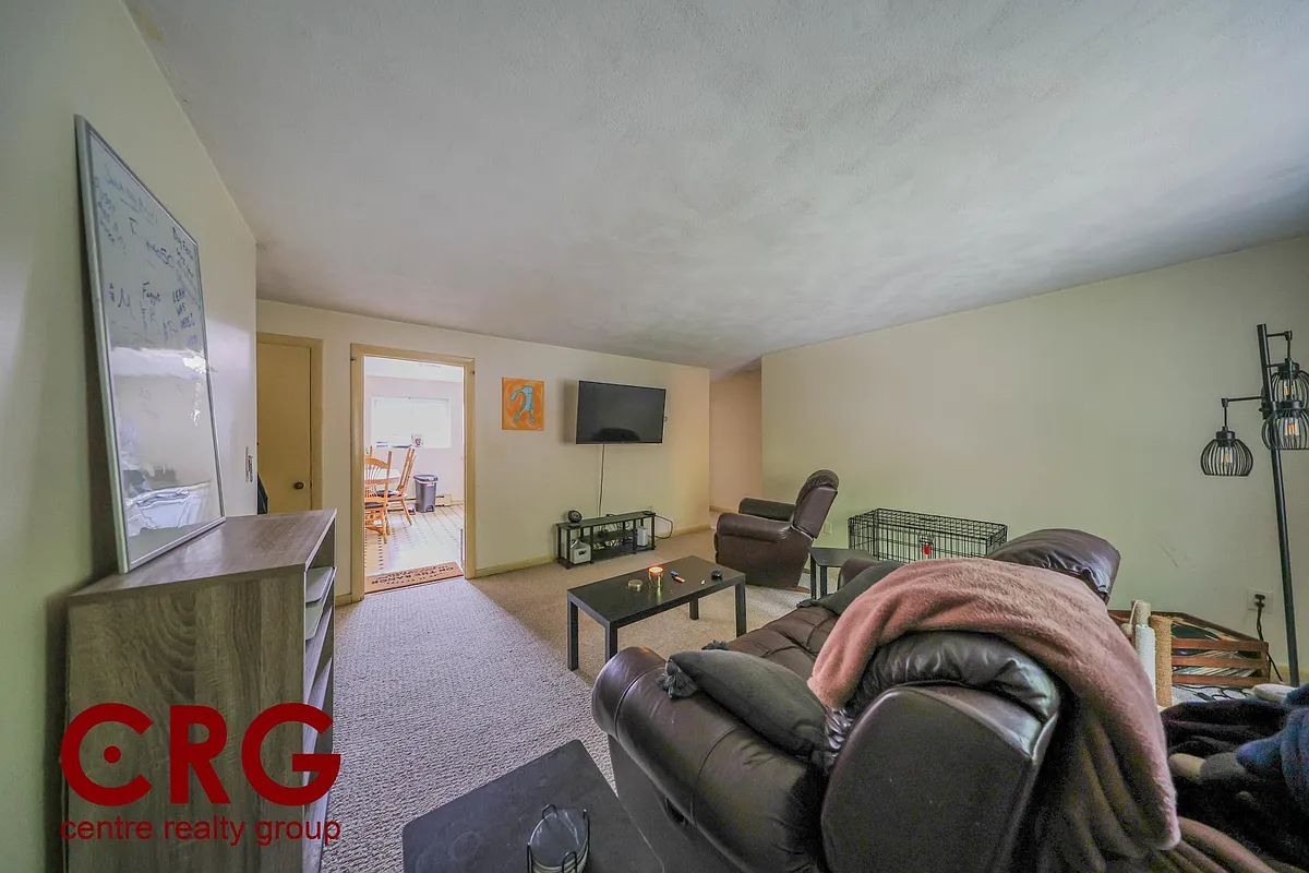 Building Photo - 66 Bryon Rd #4