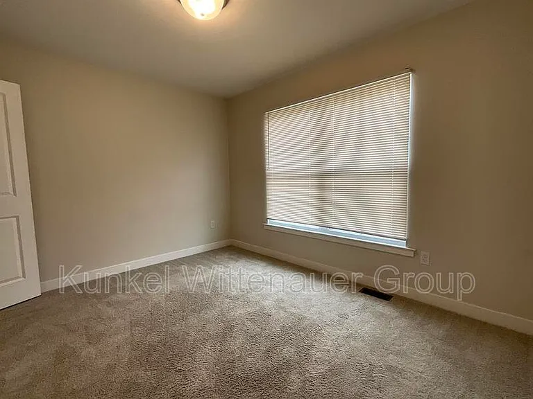 808 Applewood Creek Dr — Photo 12