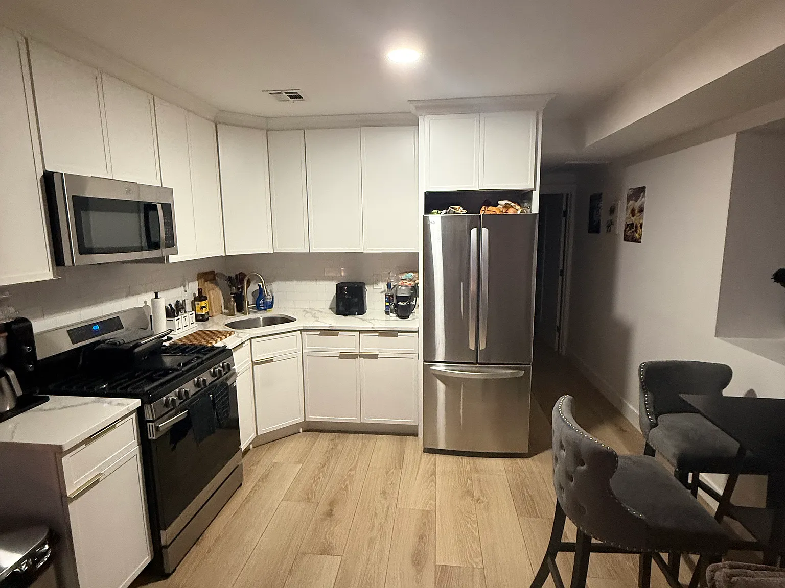 1 bed, 1000 sqft, $1,800 — Photo 1