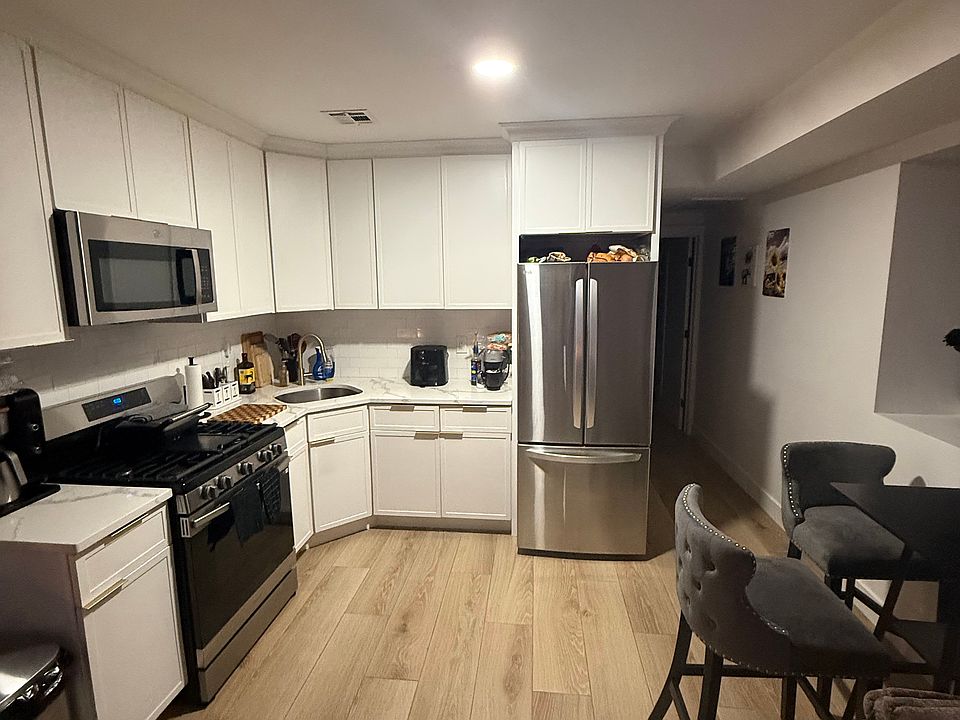 1st image of 446 Vernon Ave #2