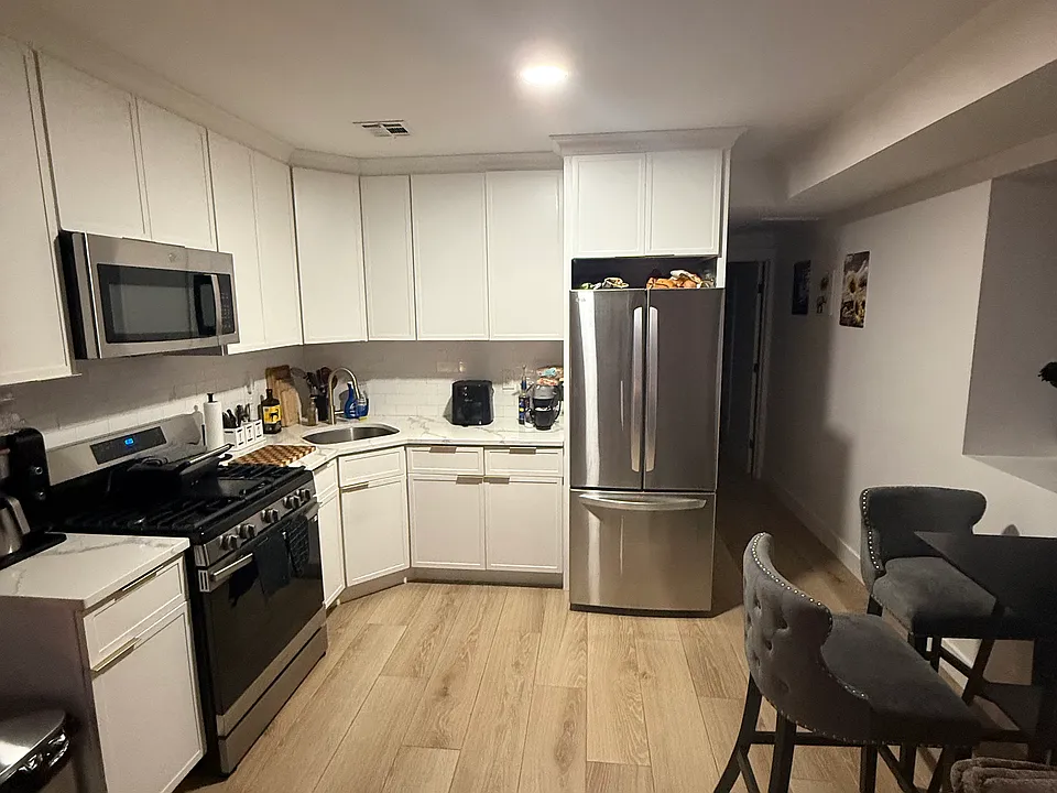 446 Vernon Ave #2