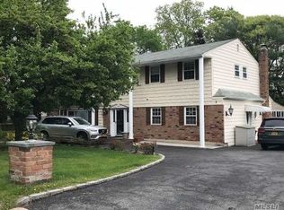 1250 McFadden Dr, East Northport, NY 11731