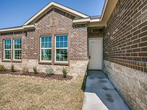 3rd image of 1304 Bluff View Dr
