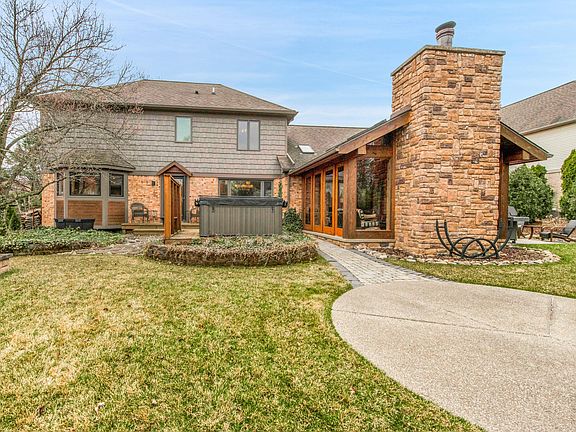 5th image of 48770 Quail Run Dr S