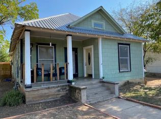 306 E Sandstone St, Llano, TX 78643