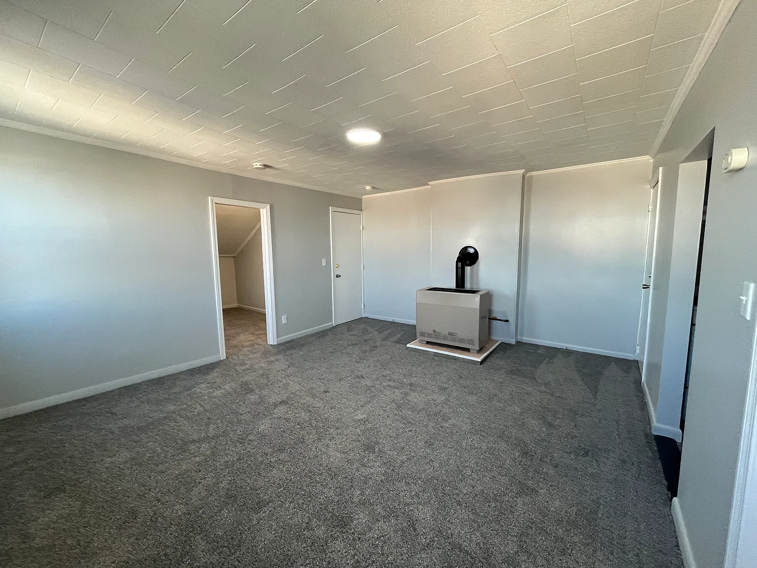 1 bed, 684 sqft, $1,250 — Photo 2