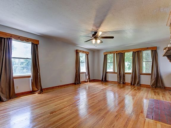 4th image of 310 N Chilhowee Dr