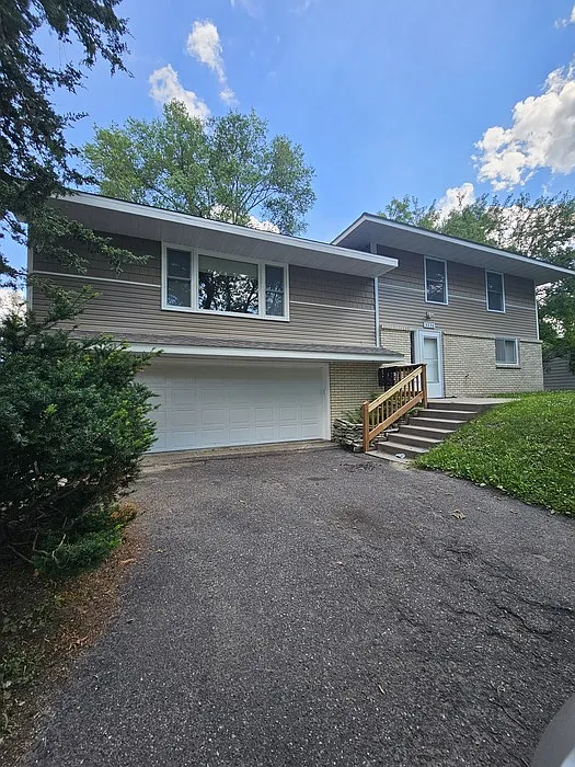 4 bed, 2.0 bath, 1997 sqft, $2,995 — Photo 1