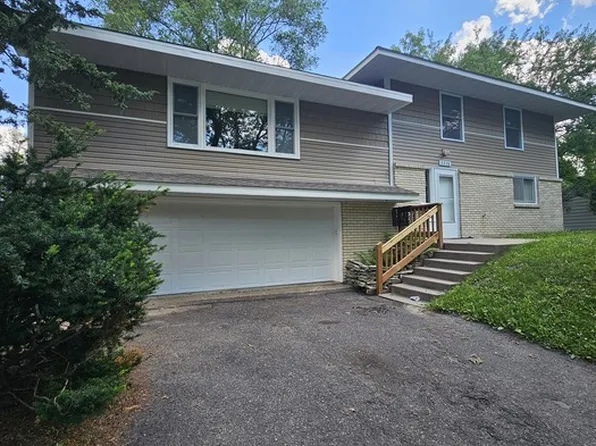 3226 Halglo Pl, Robbinsdale, MN 55422