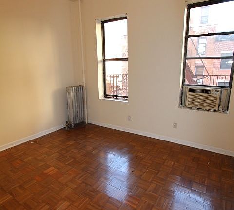 2nd image of 140 W 4th St APT 10