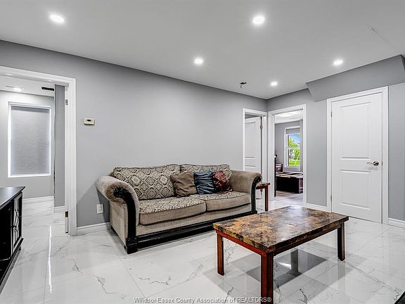 5th image of 559 Chatham St E