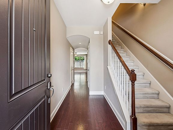 5th image of 419 Waterbrook Dr