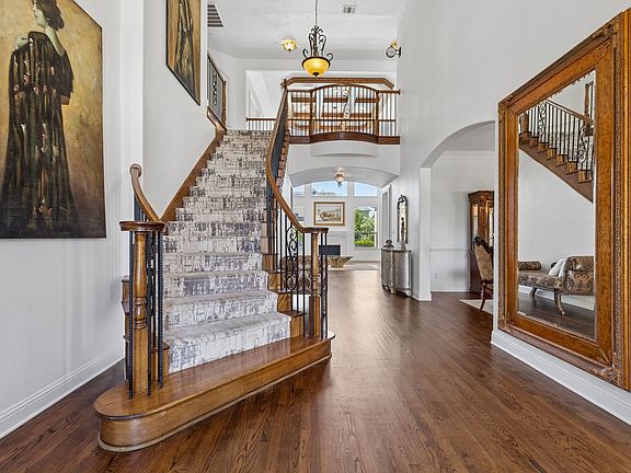 4th image of 2312 Top Rail Ln