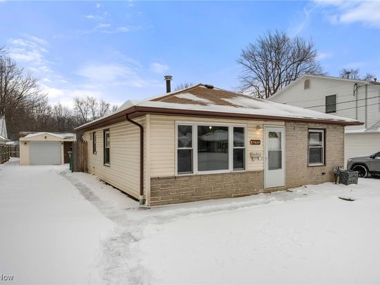 4685 Homewood Dr, Mentor, OH 44060