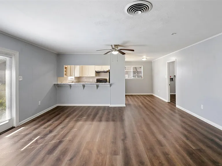 238 Sleepy Hollow Dr — Photo 10