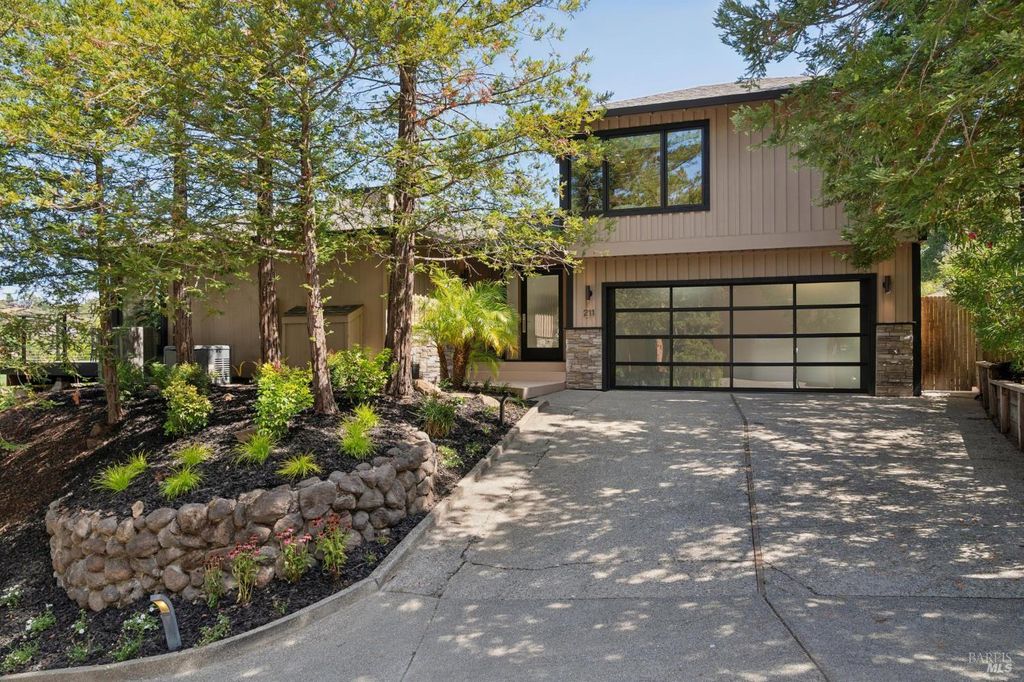 211 Fairway Drive 3