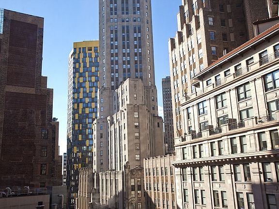 2nd image of 75 Wall St APT 23J