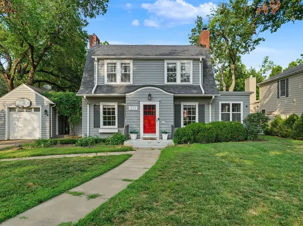 211 Greenway Rd, Salina, KS 67401
