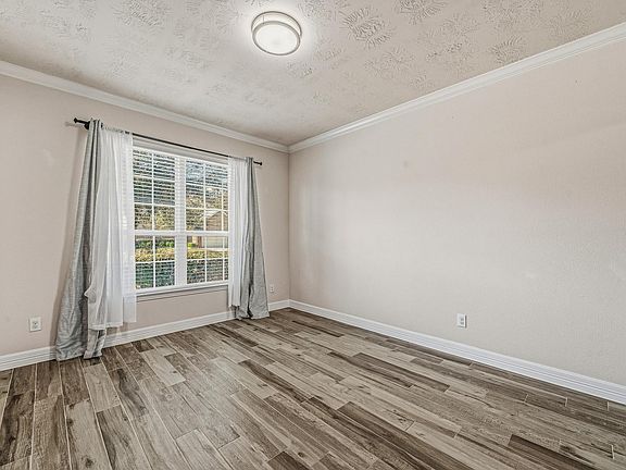 4th image of 22922 Jetty Manor Ln