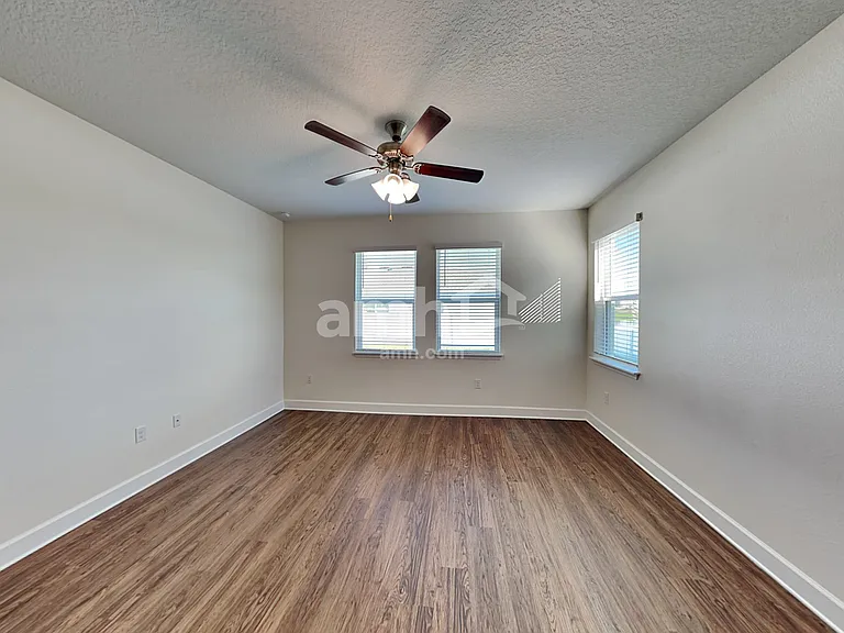 4708 Windy Hammock Way — Photo 7