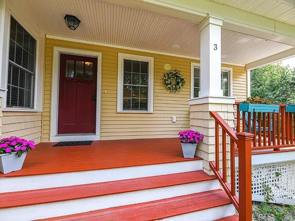 3 Baron Rd, Hampton, NH 03842